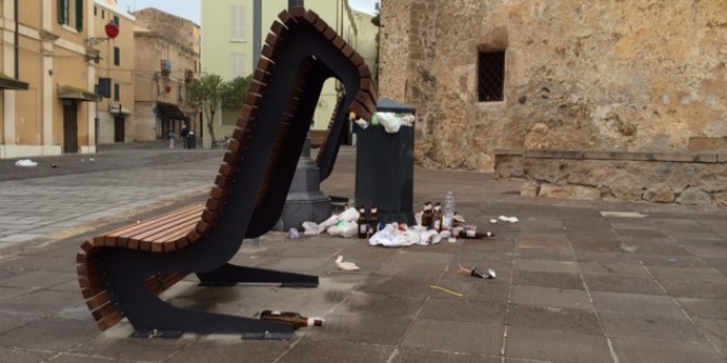 Giro di vite <i>notturno</i> ad Alghero. <i>Stop</i> vetro e asporto dopo le 22 