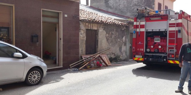 Maltempo, crolla tetto scuola a Cargeghe