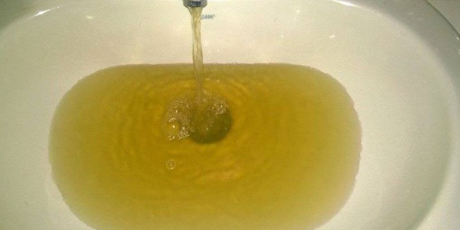 Acqua non potabile, borgate battono cassa