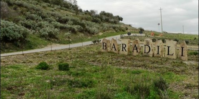 Grande teatro nel paese pi piccolo a Baradili