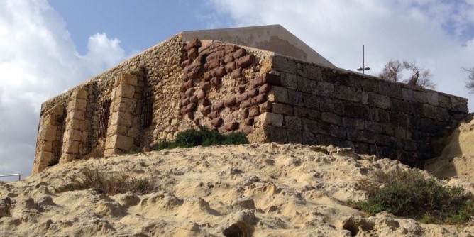 Porto Torres: si sgretola la chiesa di Balai vicino