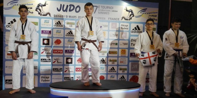 Judo, sassarese terzo a Saint Cyprien