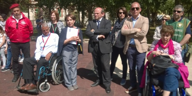 In Via Venezia, unaltalena per bambini diversamente abili