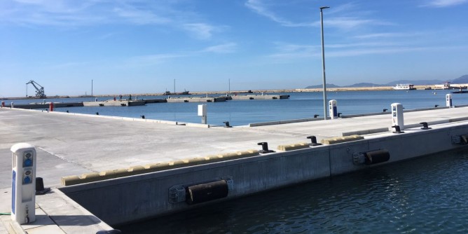 Raid al porto di Cagliari: vandali ripresi dai video