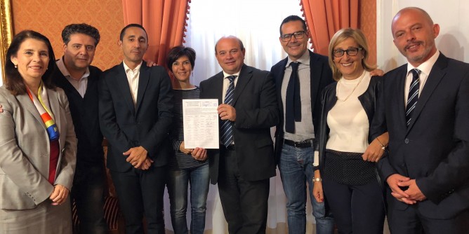 Insularit, Nicola Sanna firma il referendum