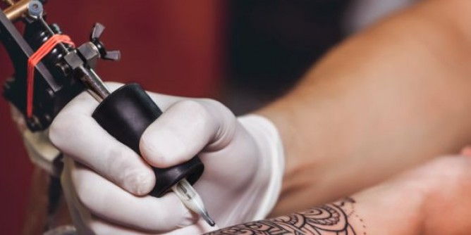 Tatuaggi e piercing: novit in Sardegna