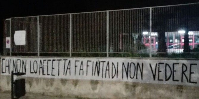 Scientifico, striscione <i>CasaPound</i>