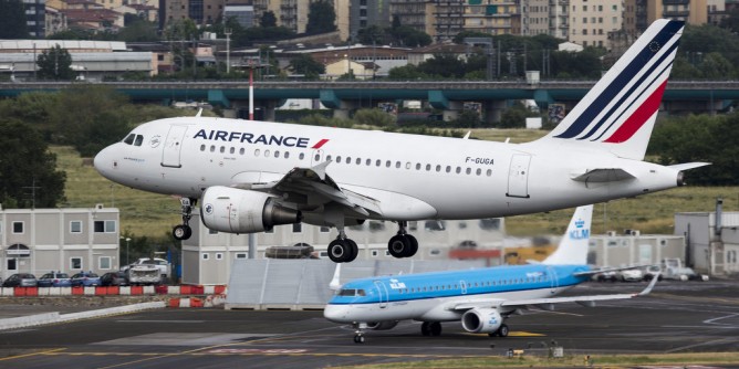 Air France <i>inaugura</i> l´Olbia-Parigi