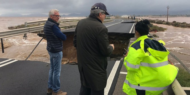 Capoterra, crolla un ponte: sopralluogo di Pigliaru e Balzarini