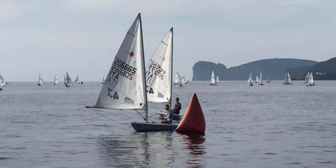 Laser ad Alghero: la vela batte la <i>bonaccia</i> 