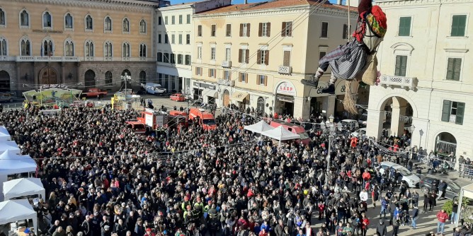 Il 6 gennaio Befana in vespa a Sassari