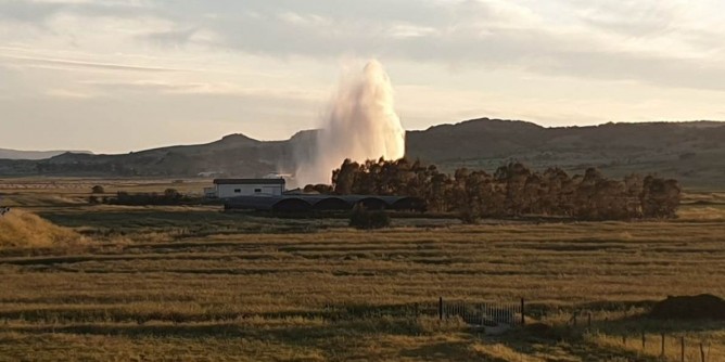 Tubo rotto: <i>zampillo</i> di 30metri in campagna