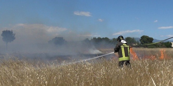 Incendio a Macomer: 10ettari in fumo