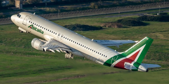 Alitalia: aumentano i voli da e per la Sardegna