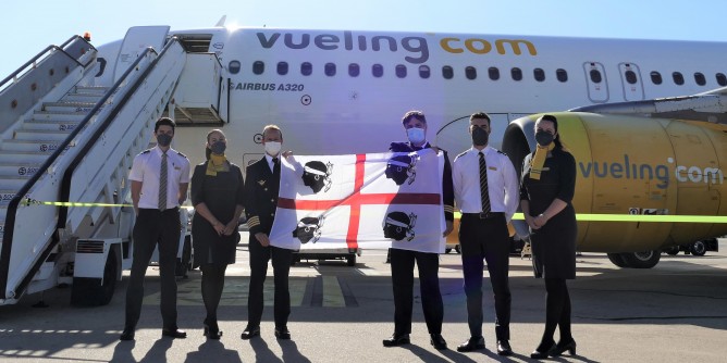 <i>Vueling</i> primo decollo da Cagliari. Alghero a <i>terra</i> fino ad agosto