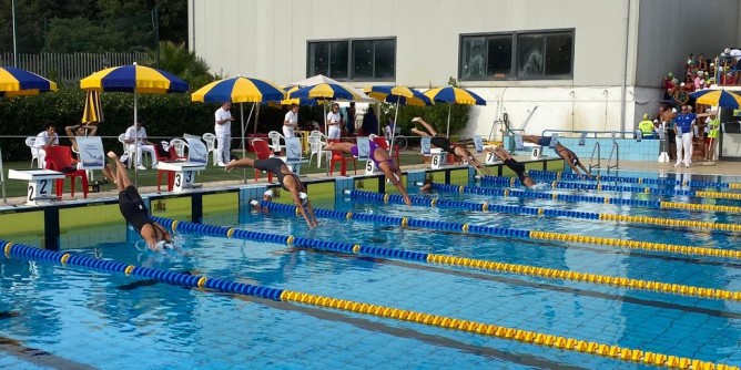 Nuoto: due record ai campionati di Sassari