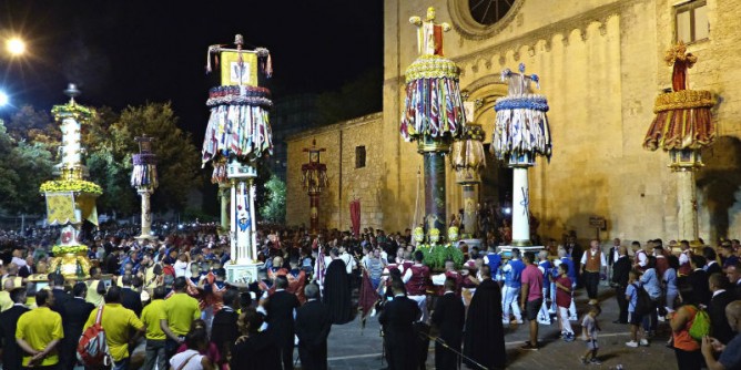 A don Gaetano Galia il Candeliere doro speciale