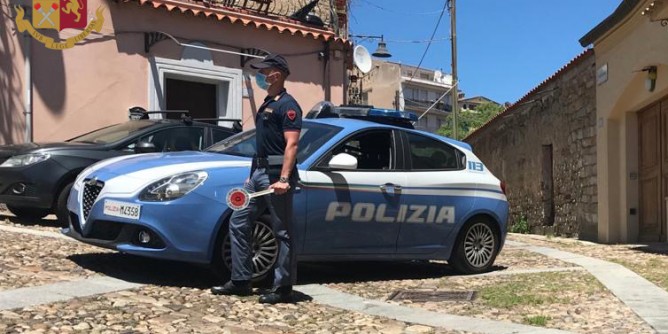 Evade dai domiciliari: denunciato nuorese