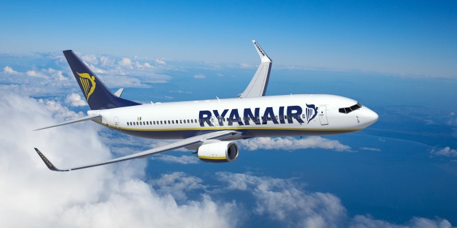 Ryanair: Alghero e Spagna pi <i>connesse</i>