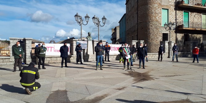 Bitti: Consiglio comunale in piazza