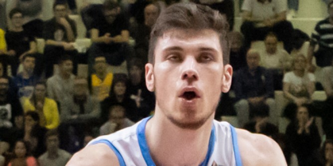 La Dinamo firma Ethan Happ