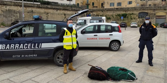 Pesca <i>illegale</i> a Capo Caccia: denunce e sequestri