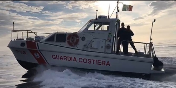 Cercasi ufficiale per nave a Porto Torres