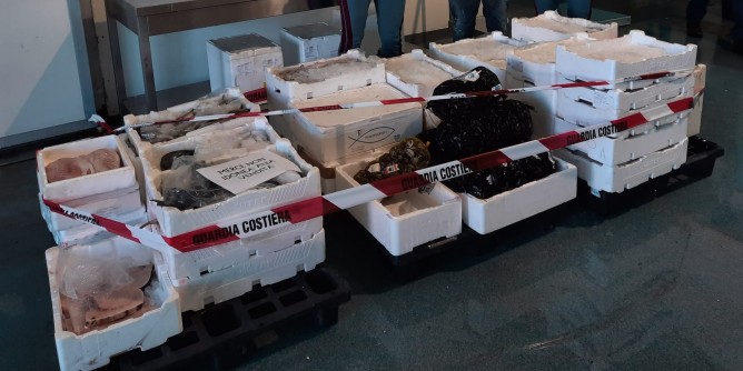 Macomer: confiscati 300kg di pescato 