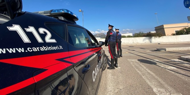 Arpiona lo zio: arrestato 18enne a Bosa