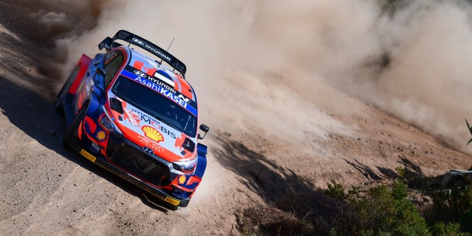 Rally Italia Sardegna: Tanak apre con un poker