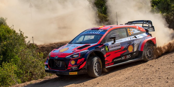 Rally Italia Sardegna: Tanak ancora in vetta