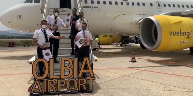 Cagliari e Olbia: Vueling la low cost pi puntuale