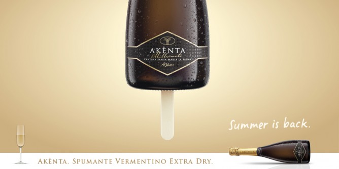 Summer is Back: <i>Aknta</i> saluta lestate con una campagna speciale