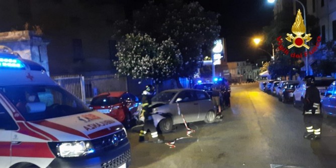 Tragico schianto nella notte a Sassari: un morto, 3 feriti