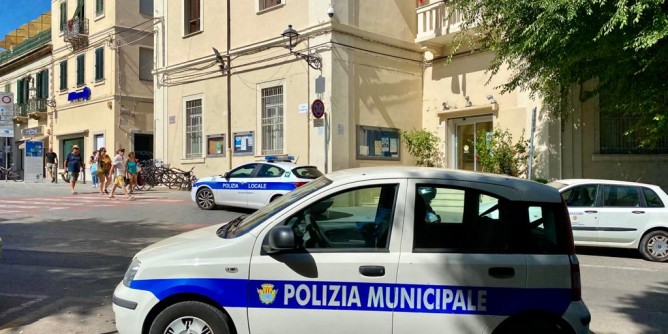 Subito il <i>taser</i> ai vigili algheresi