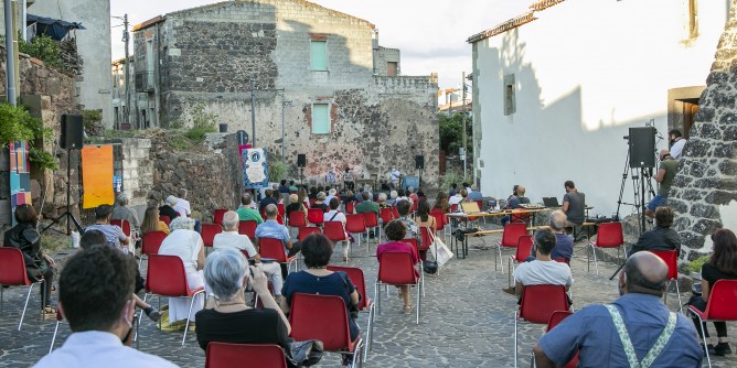 Al via Cabudanne de sos poetas