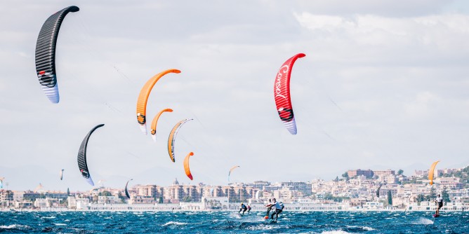 Cagliari <i>vola</i> col kiteboarding 