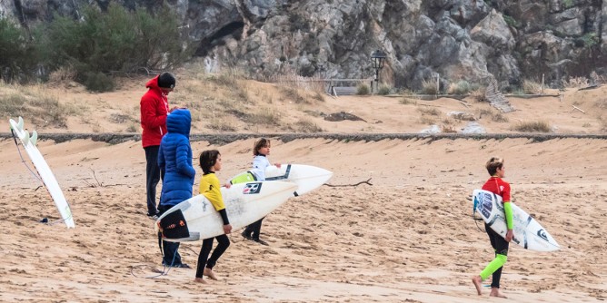 A Bugerru gli Italiani juniores di surf