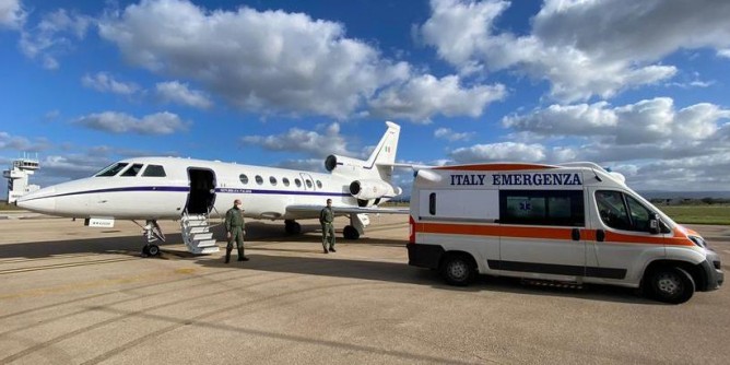 Volo Alghero-Torino per neonato in pericolo  