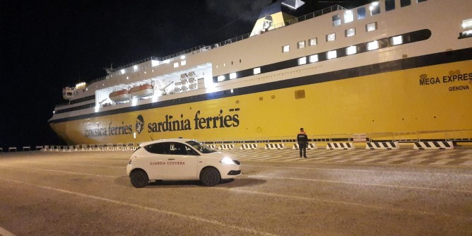 Covid tra equipaggio, nave non parte a Golfo Aranci