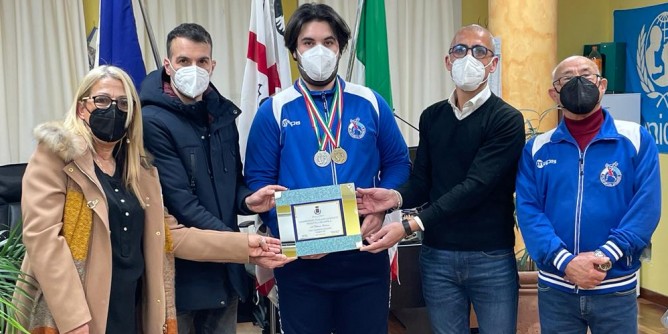 Pesi, Sennori premia Vittorio Cabras