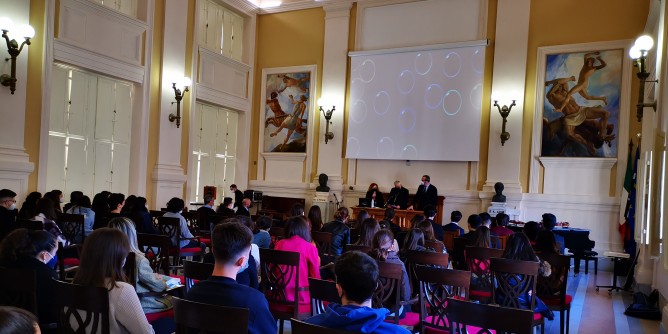 Arcivescovo in visita al Liceo Azuni