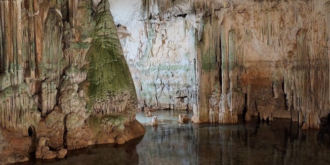 Alghero: Grotta e Musei nel weekend di Pasqua