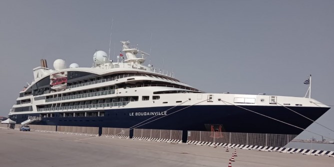 Le Bouganville, prima crociera a Porto Torres