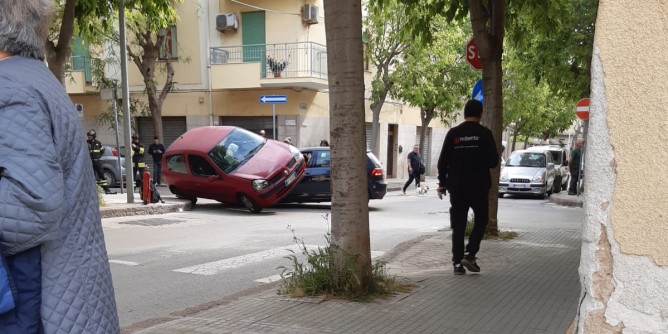 Autoscontro allincrocio di via Veneto