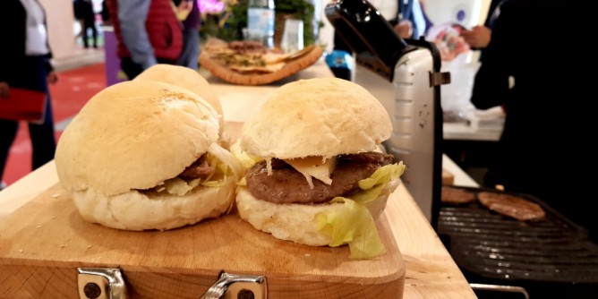 Burger e tartare, l´agnello si reinventa