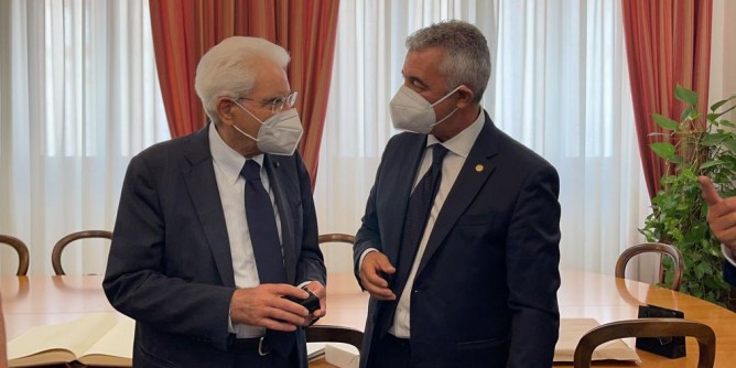 Il Presidente Mattarella saluta e ringrazia Alghero