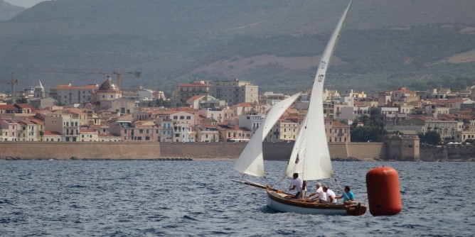 Riparte la vela in Riviera: da aprile ad ottobre Vento de l´Alguer