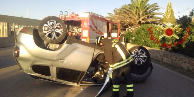 Schianto nel centro di Porto Torres