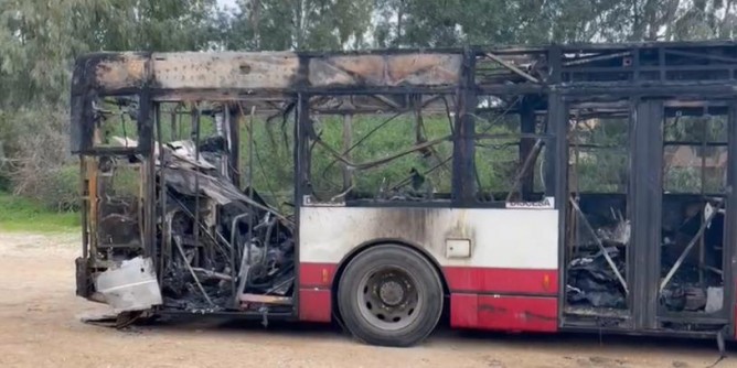 Alghero-Porto Conte: autobus <i>Arst</i> in fiamme